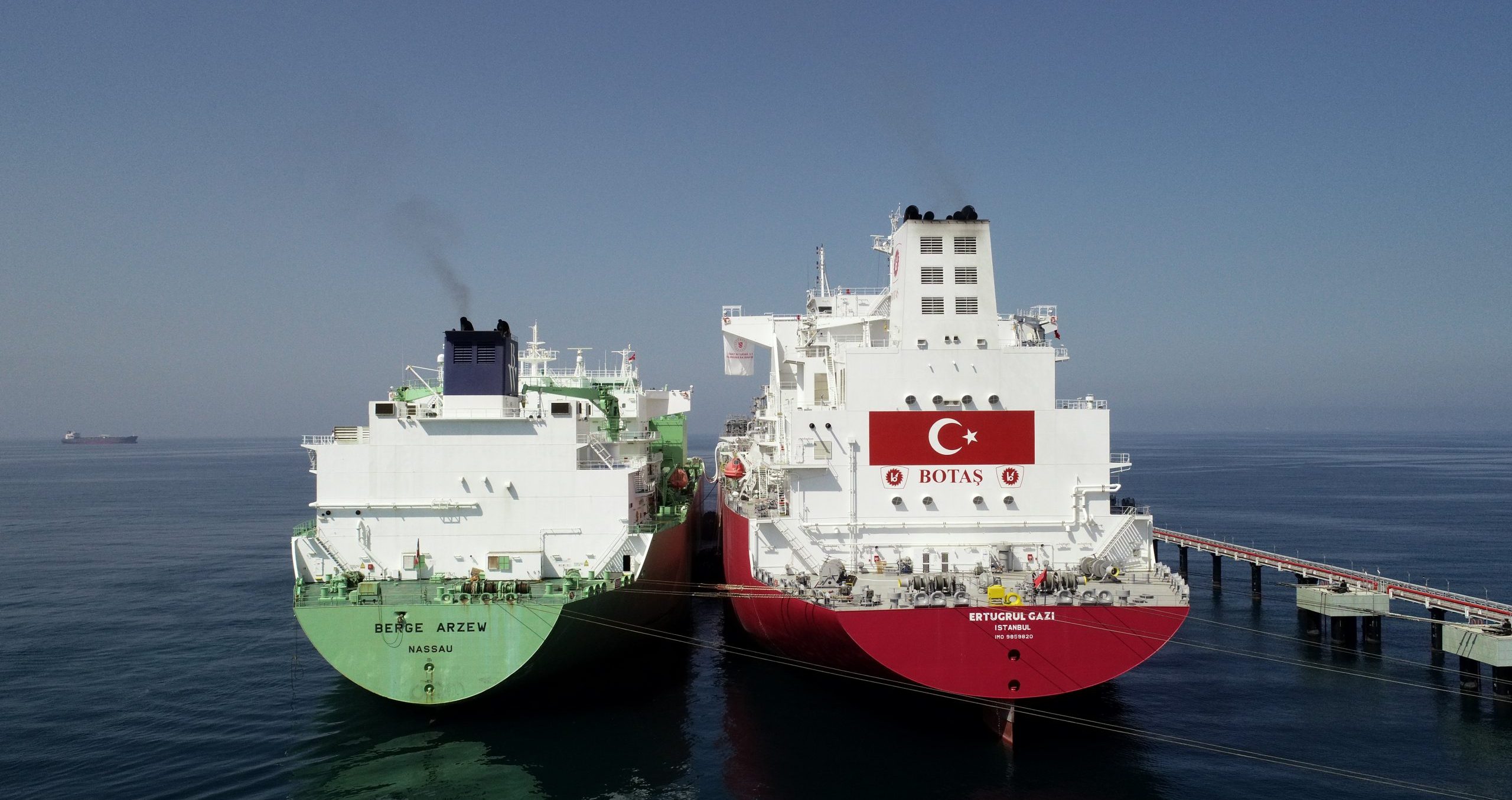 Türkiye’nin ilk FSRU’su Ertuğrul Gazi’ye ilk LNG nakli başarıyla tamamlandı