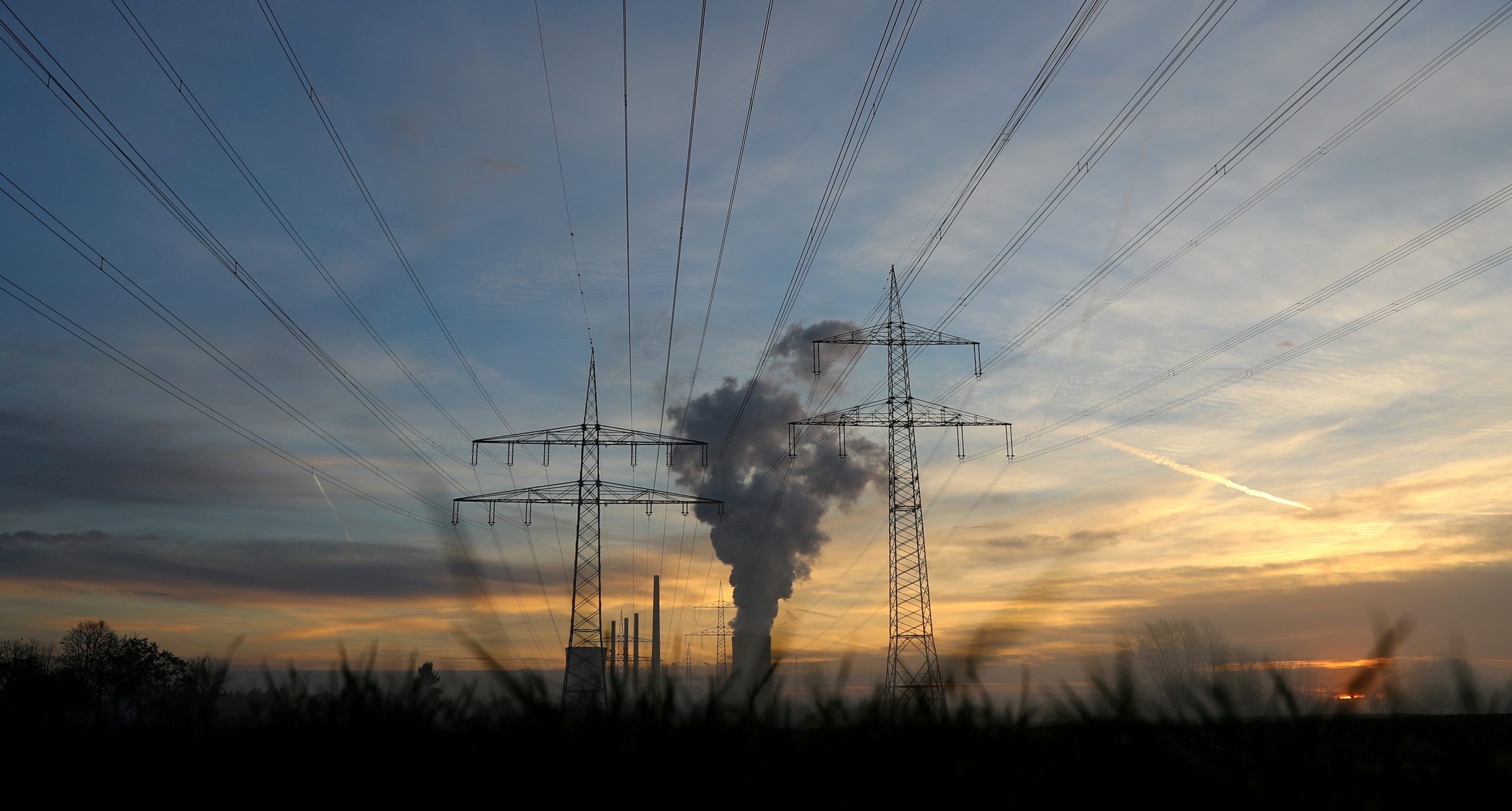 Elektrik sektörü kaynaklı karbon emisyonlarının 2022’de rekor seviyeye çıkabileceği öngörülüyor