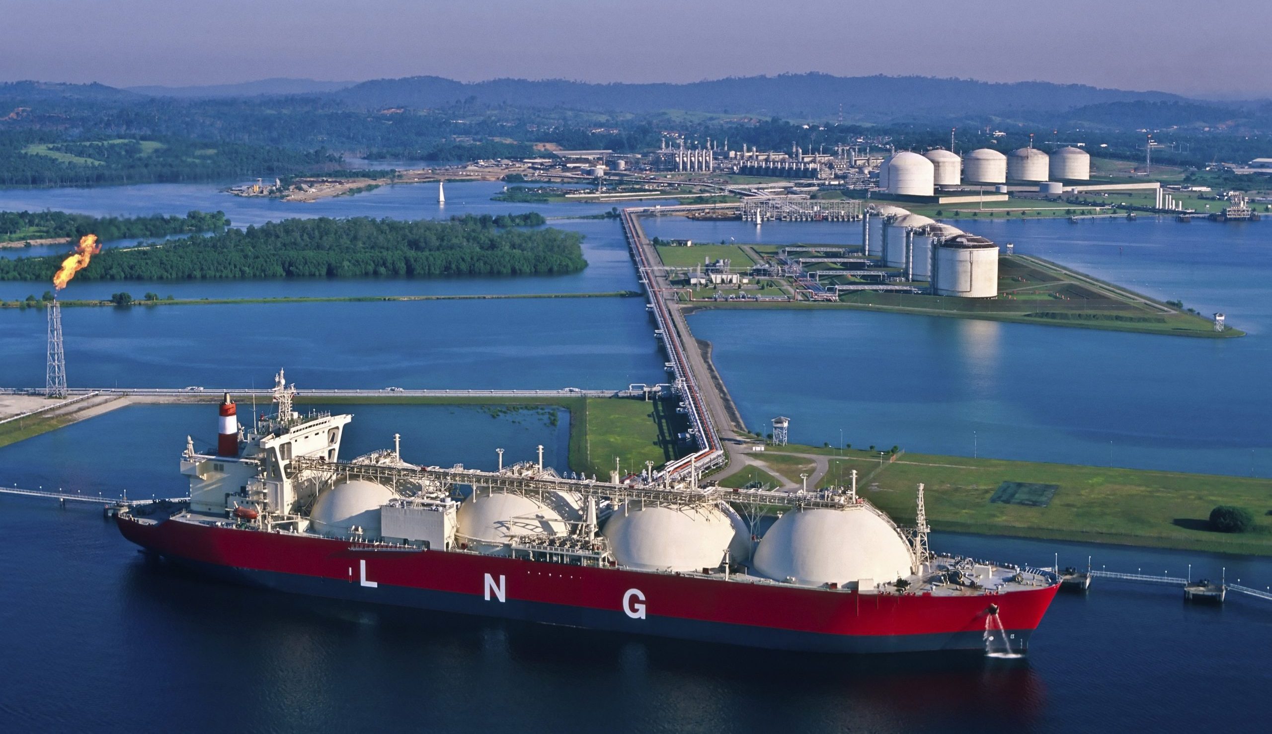 Avrupa’nın doğal gazda Rusya’ya bağımlılığını azaltmak için “LNG önerisi”