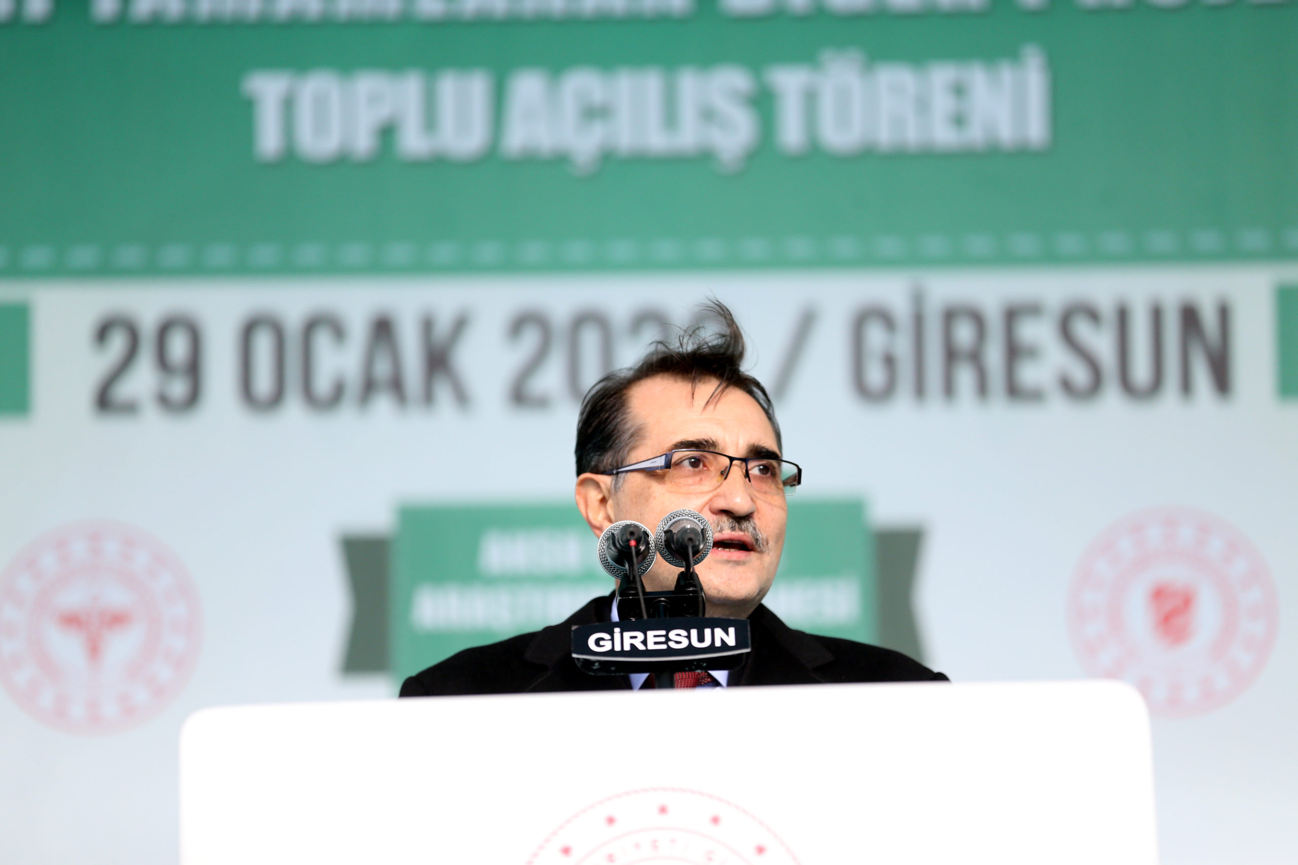 Bakan Dönmez:  “Dereli’mize ve Doğankent’imize doğal gaz çalışmaları kapsamında 7,5 milyon liralık yatırım yaptık”