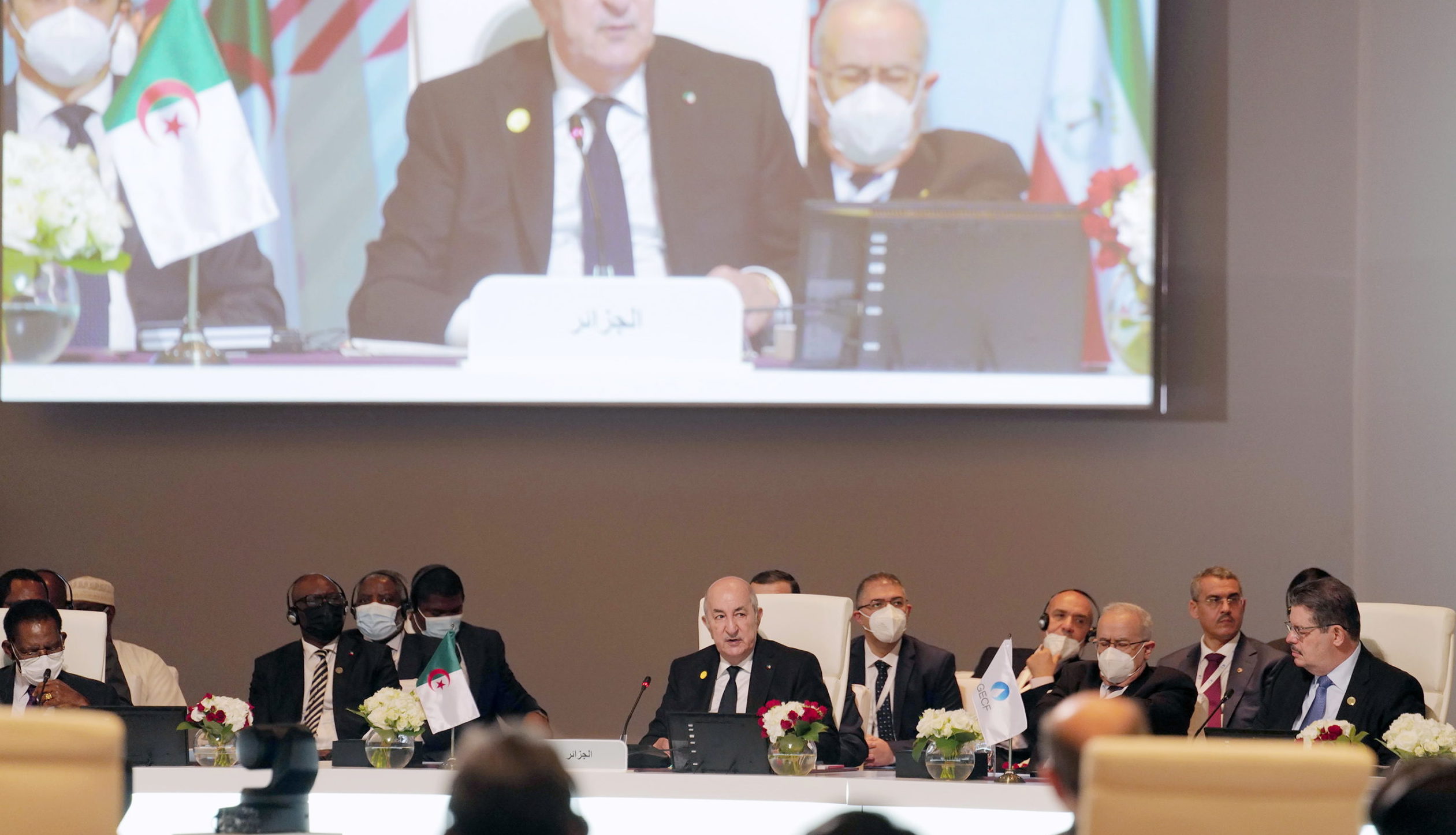 Cezayir Cumhurbaşkanı Tebbun, doğal gaz üreticileri ve tüketicilerine diyalog çağrısı yaptı