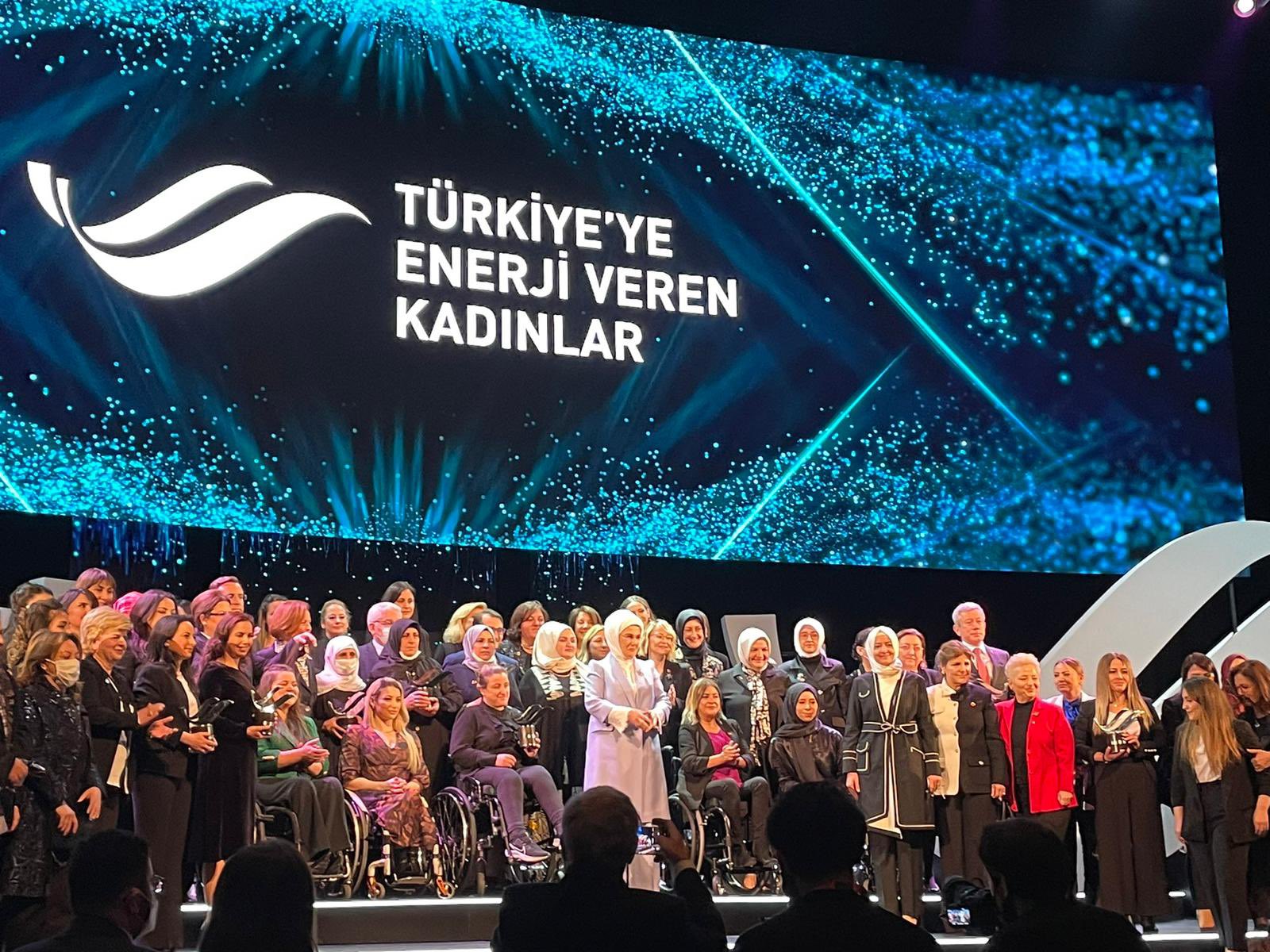 “Türkiye’ye Enerji Veren Kadınlar” ödüllerini aldı