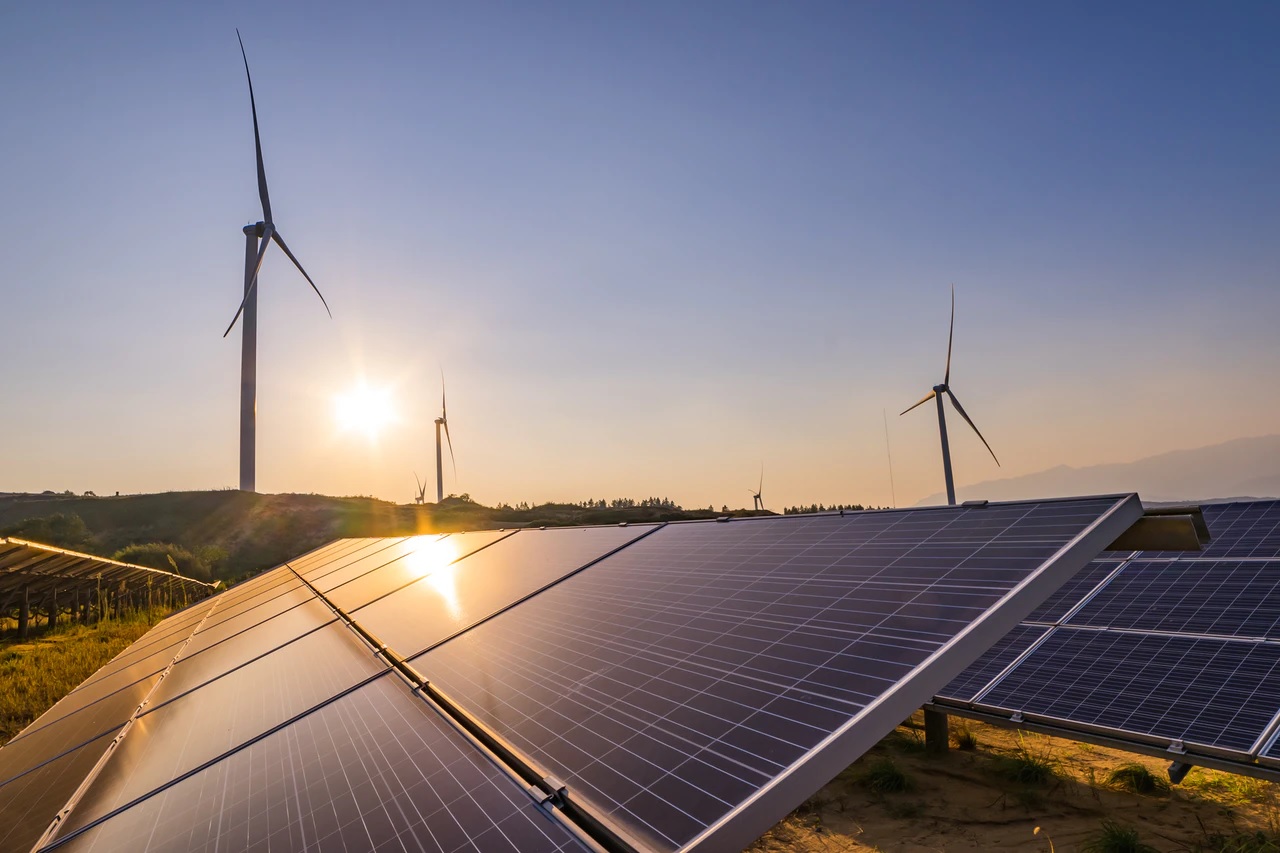 BAE ile ABD yenilenebilir enerjiye 100 milyar dolarlık yatırım için anlaşma yaptı