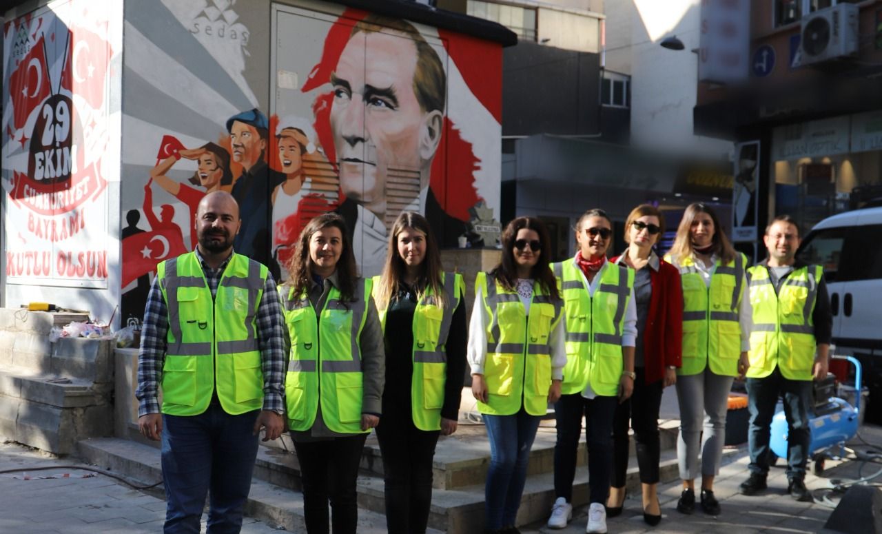 SEDAŞ, Cumhuriyet Bayramı coşkusunu trafoya yansıttı