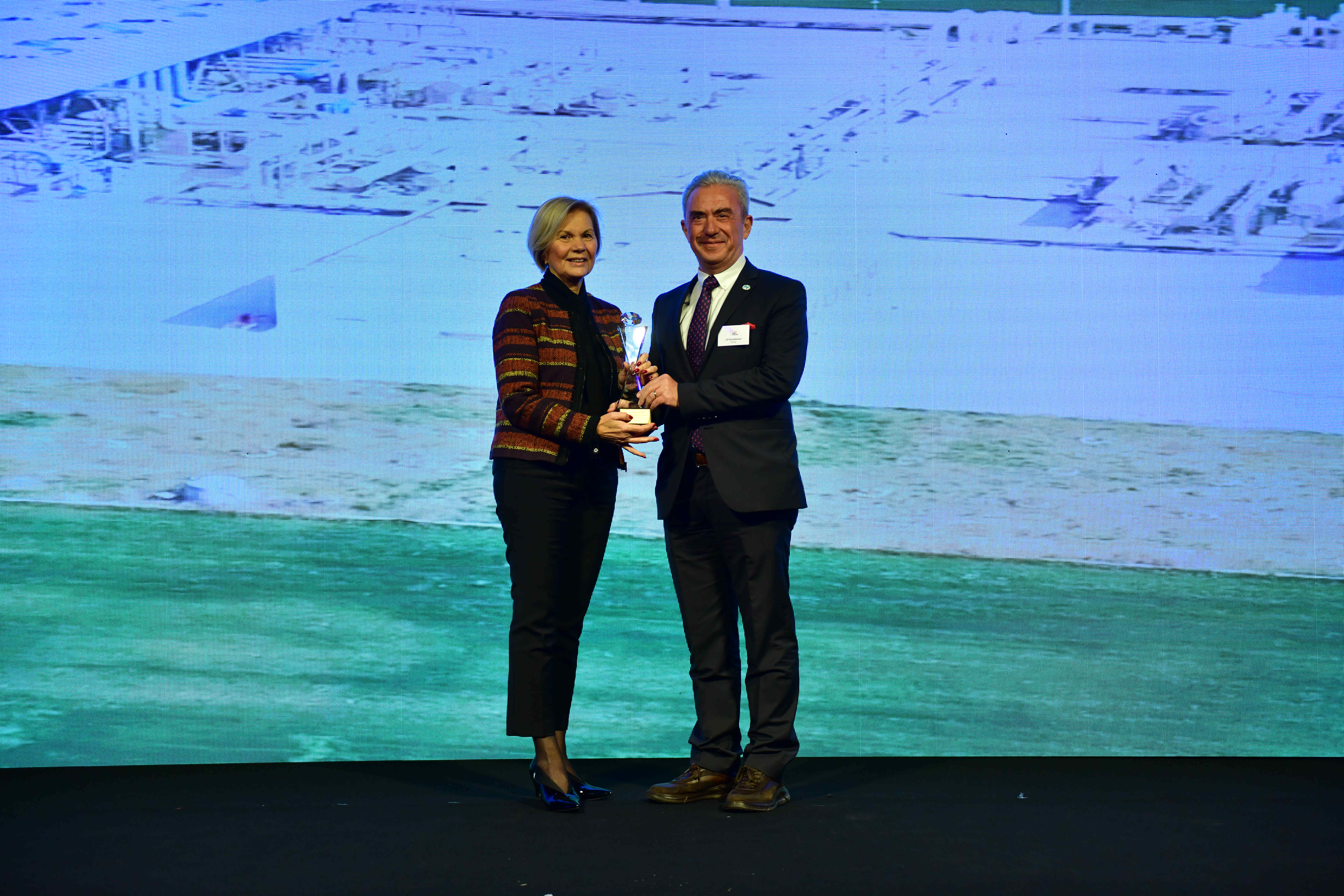 MOGAN Enerji’ye ‘En İyi Jeotermal Enerji Santrali’ ödülü verildi