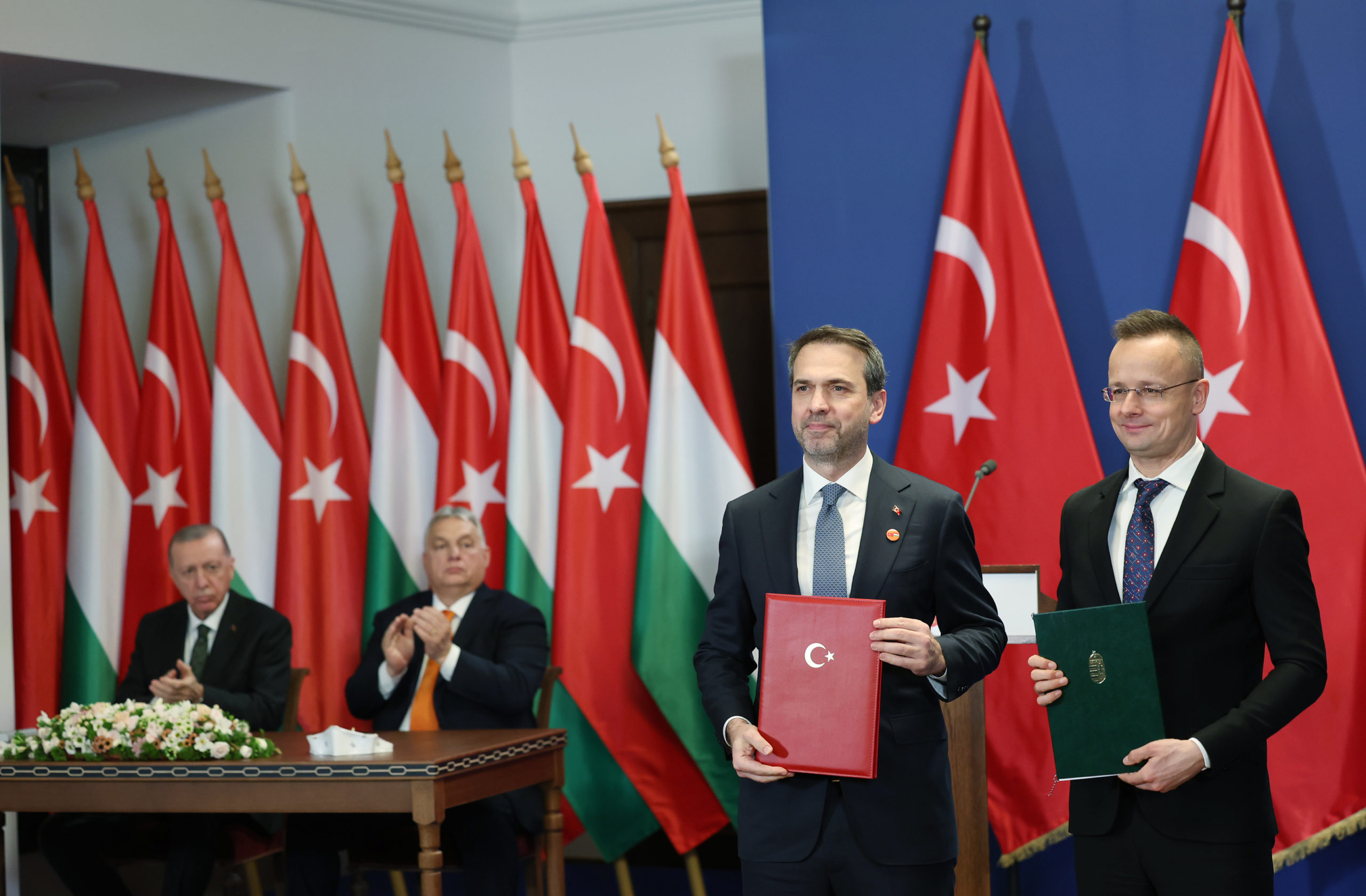 Macaristan ziyareti kapsamında enerji işbirliği imzaları atıldı