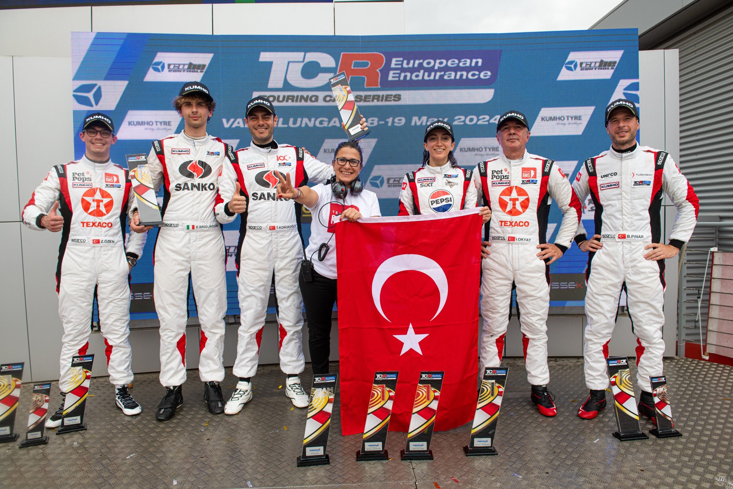 TEXACO® Team AMS, TCR European Endurance Series şampiyonasında liderliğini koruyor
