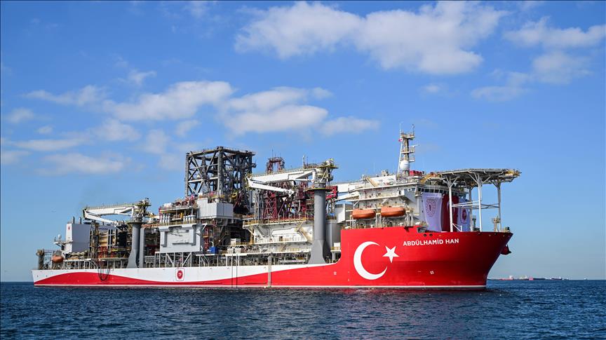 Bakan Bayraktar, Abdülhamid Han sondaj gemisinin Karadeniz’deki yeni görev yerine uğurlandığını bildirdi