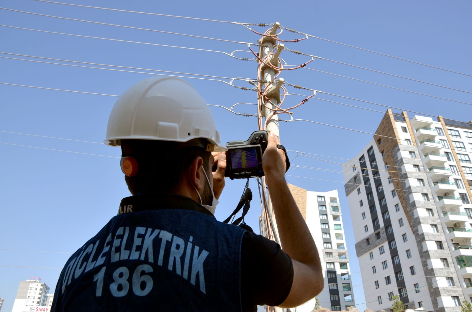 “Elektrik dağıtımında yeni bir dönemin kapısını aralıyoruz”