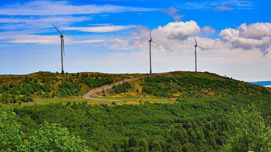 Yeşil enerji şirketleri petrol şirketlerinin getirilerini geride bıraktı