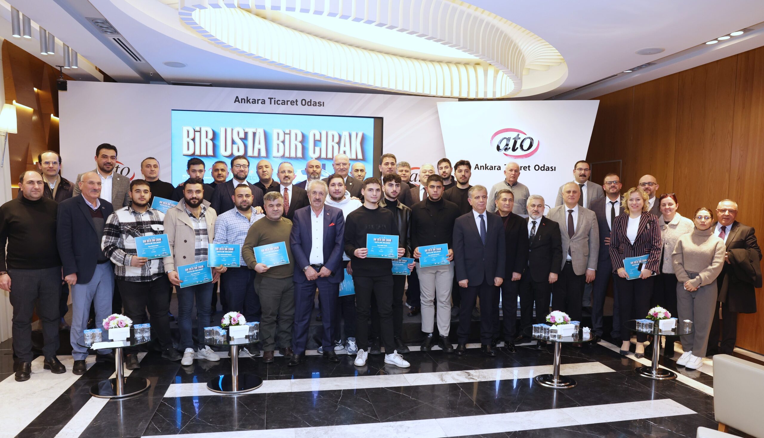 Elektrikli araçların teknik bakımı için nitelikli iş gücü yetiştirmeye yönelik projenin kapanışı gerçekleştirildi